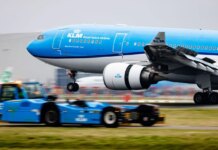 В Нидерландах из-за непогоды крупнейший аэропорт отменил сотни рейсов