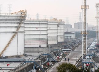 Нафту з рф замість Індії у лютому скуповують зі знижками нафтопереробники з Китаю — Bloomberg