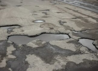 В Україні зафіксовано понад 23 млн кв. м пошкоджень на основних автомобільних дорогах — Кулеба