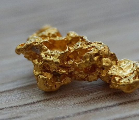 Трамп вмешался в игру: цены на золото резко изменились после стремительного удешевления