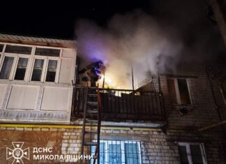 Смертельный пожар в Очакове: спасатели обнаружили три тела в квартире, — ФОТО