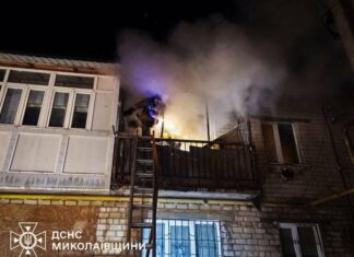 Четыре пожара за сутки: в Николаевской области горели дома и подъезд многоэтажки