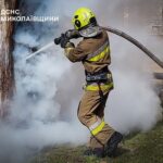 Пять пожаров в сутки на Николаевщине: горел дом после обстрела и автомобиль, — ФОТО
