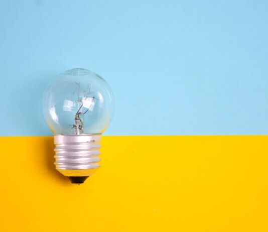 Ще один день з графіками: завтра у низці областей України вимикатимуть світло