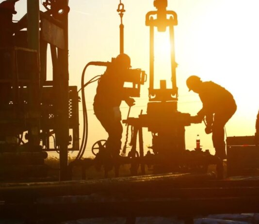 США повідомили союзникам, що подальше послаблення нафтових санкцій буде сфокусоване на Індії — Bloomberg