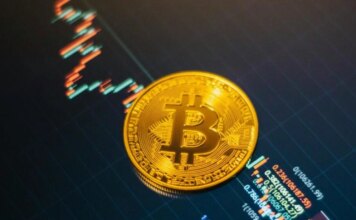 Біткойн дедалі більше нагадує звичайні акції та падає разом із американським ринком – Bloomberg