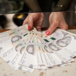 Гривня міцнішає: курс валют від НБУ на 2 березня