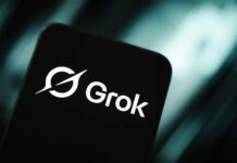Подростки подали в суд на компанию Маска из-за порнографических изображений, созданных Grok