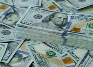 Долар летить у гору — фінансист пояснив причини та дав поради українцям