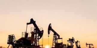 Кувейт скорочує видобуток нафти на тлі напруженості в Ірані