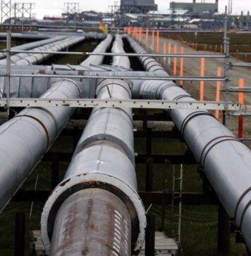 Цена на нефть превысила 100 долларов впервые со времен вторжения РФ в Украину