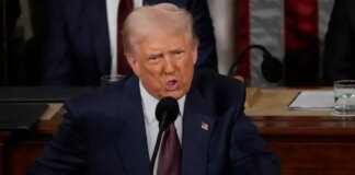 Иран не устанавливал мины: Трамп призвал нефтяные танкеры проходить через Ормузский пролив