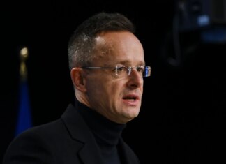 Угорщина вимагає від ЄС скасування заборони на російські нафту та газ