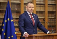 Навроцкий наложил вето на закон SAFE, Туск назвал это позором и созывает внеочередное заседание правительства