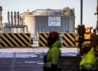 Еврокомиссия призывает страны ЕС не медлить с наполнением газохранилищ из-за войны в Иране — FT