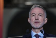 Эммануэль Грегуар стал новым мэром Парижа