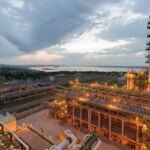 Саратовский НПЗ остановил работу после атаки дронов, возник пожар