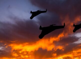 Массированная атака дронов на москву и НПЗ под санкт-петербургом: первые подробности