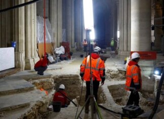 В Нидерландах под полом церкви нашли вероятные останки д'Артаньяна из "Трех мушкетеров"