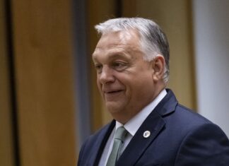 Орбан по телефону дал указания своей делегации в Украине