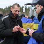 Еще 300 защитников дома: Украина провела новый обмен пленными, — ФОТО