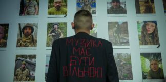 Николаевский морпех, переживший плен, вышел на подиум Ukrainian Fashion Week, — ФОТО