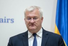 «Государственный бандитизм»: МИД угрожает Венгрии санкциями, та говорит — инкассаторов депортировали