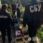 «Из рук в руки»: в Николаеве разоблачили наркодилеров с килограммами каннабиса, — ФОТО