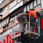 Минус 29 вывесок в месяц: в Николаеве усиливают демонтаж рекламы