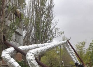 Штормовой ветер на Николаевщине: тысячи людей без света, падают деревья и задерживается транспорт, — ФОТО