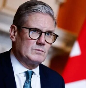 Стармера призывают к отставке из-за скандала с назначением посла в США