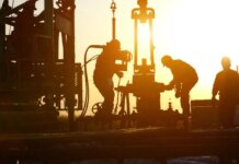 Цены на нефть показывают смешанную динамику на фоне неопределенности относительно поставок