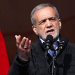 Президент Ирана назвал нападки Трампа на Папу Римского неприемлемыми