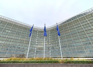 Европейцев призвали работать из дома и меньше ездить на авто на фоне кризиса из-за войны с Ираном