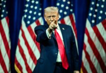 Трамп требует от Ирана не взимать плату с танкеров за проход через Ормузский пролив