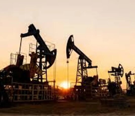 США могут продлить разрешение на покупку российской нефти — СМИ