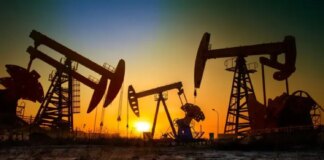 США неожиданно продлили разрешение на закупку российской нефти и ослабили санкции еще на месяц