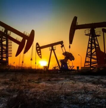 США неожиданно продлили разрешение на закупку российской нефти и ослабили санкции еще на месяц