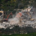 Израиль массово сносит жилые дома на юге Ливана после перемирия