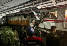 Вблизи Джакарты столкнулись поезда, есть погибшие и десятки раненых