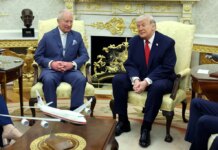 Трамп провел с королем Чарльзом закрытую встречу в Овальном кабинете