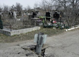 Поминальные дни в Николаеве: Сенкевич предупредил о возможной опасности на кладбищах