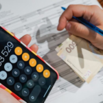 Субсидии урезают, долги растут: кто устроил коммунальный коллапс в Украине