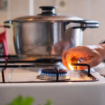 Успеть до 5 апреля: Нафтогаз предупредил украинцев о завышенных счетах