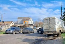 Угнал фургон и устроил ДТП: на Николаевщине разбиты три авто, — ФОТО