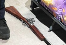 В Вознесенске мужчина зашел в супермаркет с «ружьем»: оно оказалось игрушечным, — ФОТО