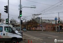 В Николаеве массово обновляют светофоры и изменяют схемы движения автомобилей