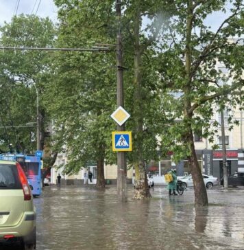 Последствия непогоды: как КП «ЭЛУ Автодорог» ликвидировало последствия мощного ливня в Николаеве