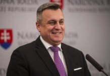 Соратник Фицо раскритиковал премьера Словакии за поддержку вступления Украины в ЕС
