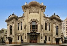 В ведущем театре Тбилиси начались увольнения. Актеры не исключают репрессии и политический подтекст